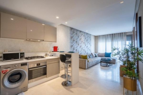 Awesome King Bed Flat. Spacious. Close to All.